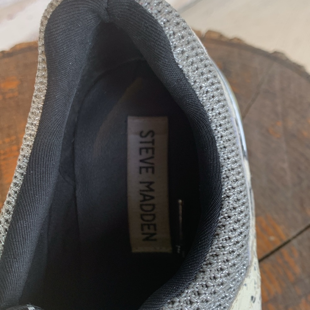 Steve Madden Cliff Sneakers Silver Snakeskin Shoes Women's Size 8 - Picture 4 of 8